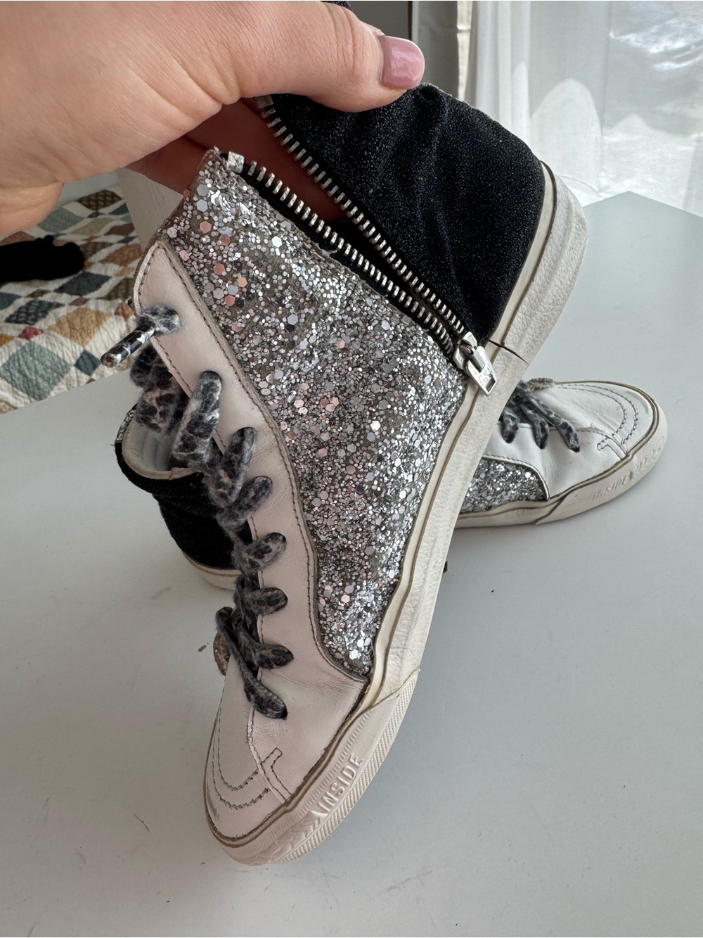 Golden Goose Mid Star High Top Sneakers
High-Top Glitter Star Sneakers 10, 5 - Picture 14 of 17